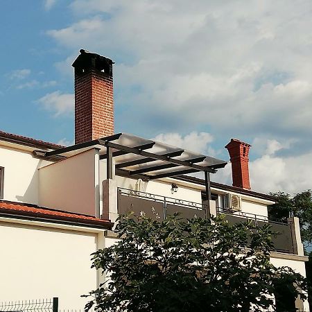Apartmani Roberta Jurdani Екстер'єр фото