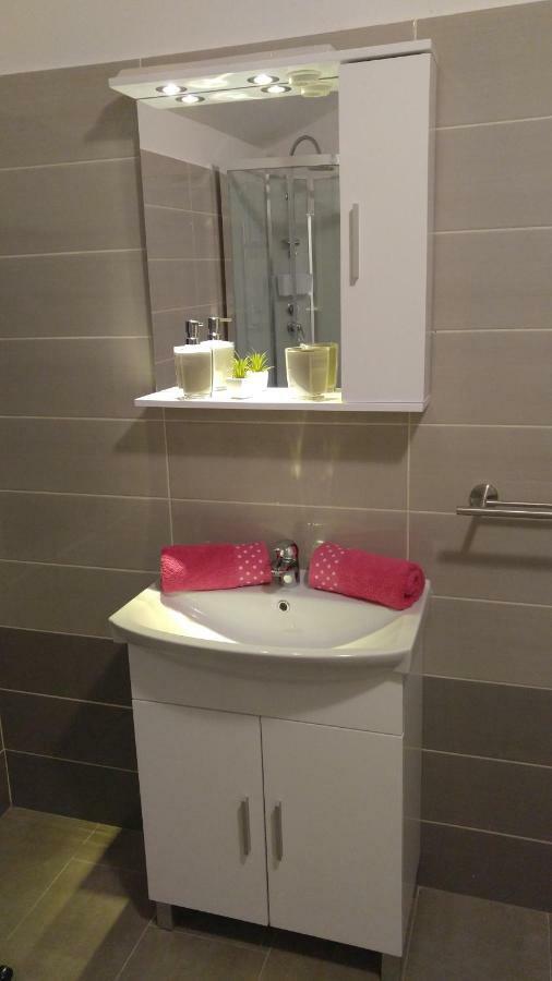 Apartmani Roberta Jurdani Екстер'єр фото