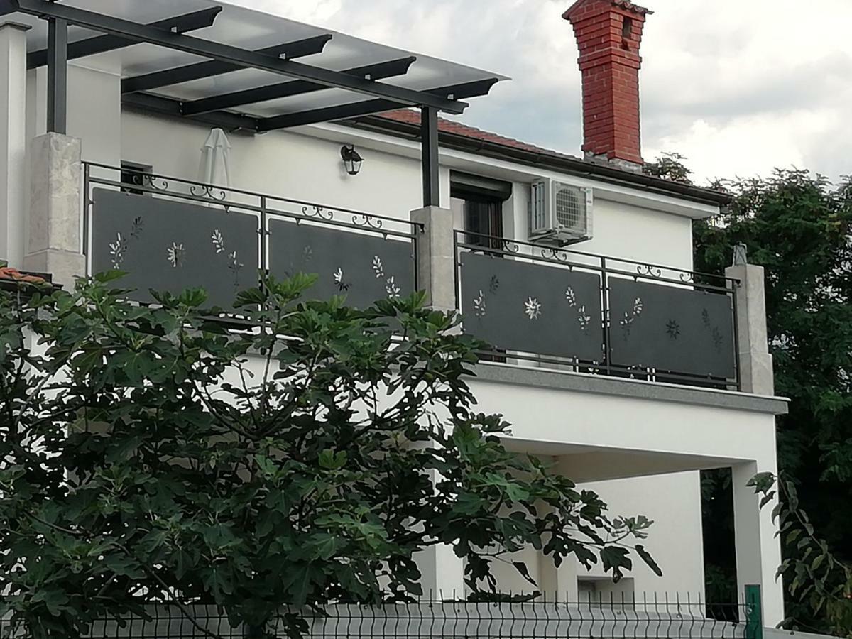 Apartmani Roberta Jurdani Екстер'єр фото