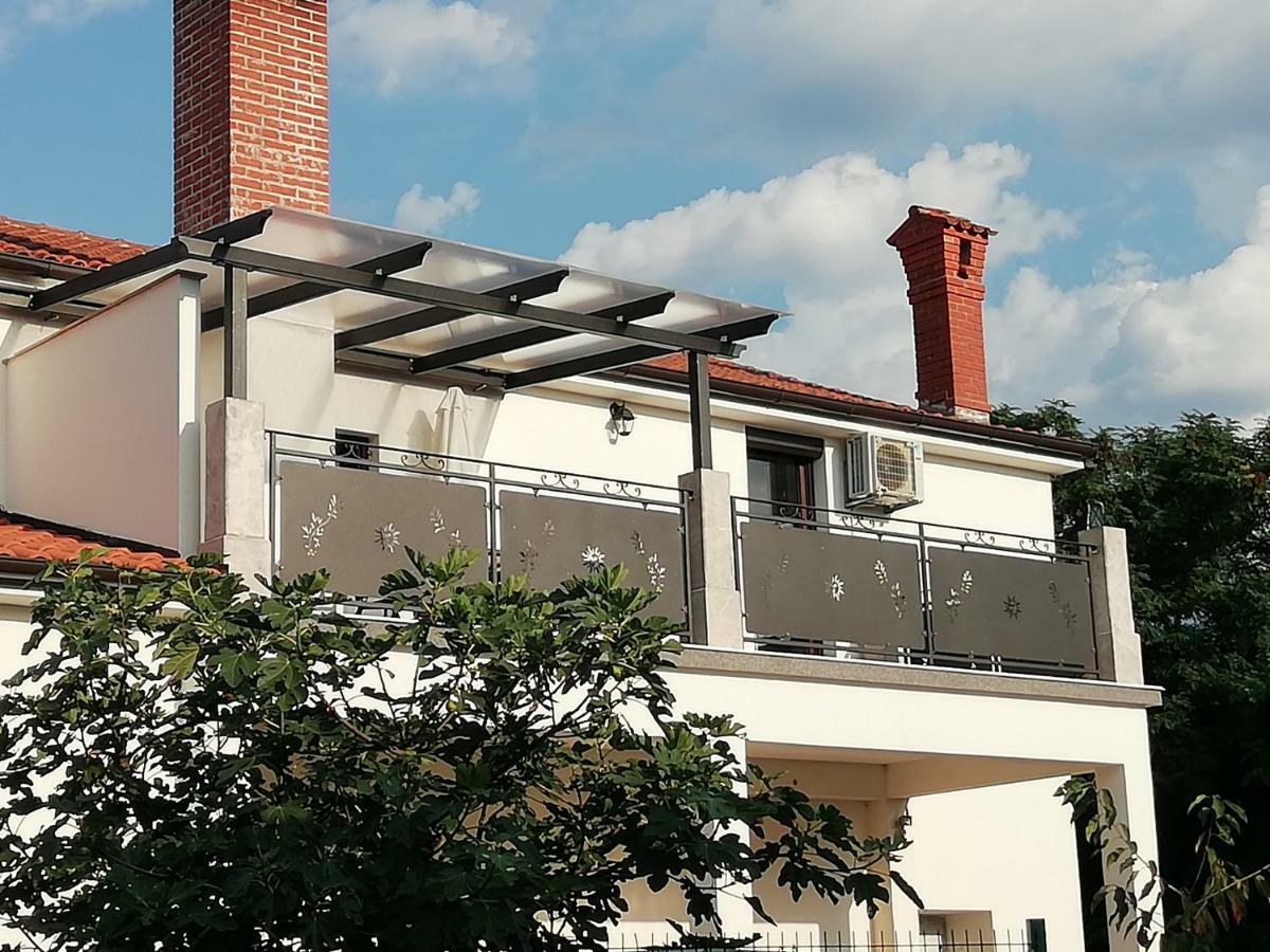 Apartmani Roberta Jurdani Екстер'єр фото